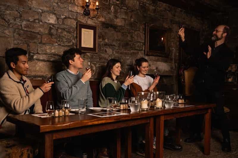 Billet Édimbourg : Visite en petit groupe de l'histoire du whisky avec dégustation