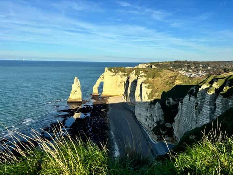 Billet Étretat : Explorez les mythiques falaises d Etretat !