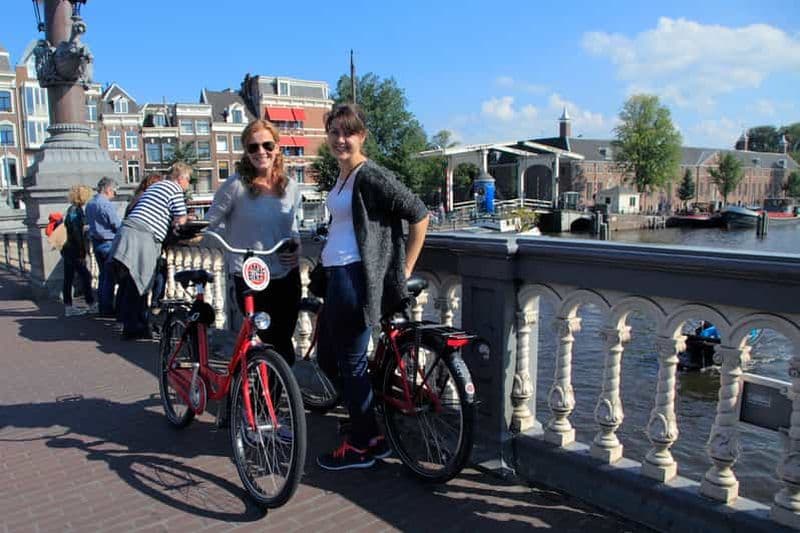 Billet Amsterdam : MACBIKE & Nightclubs Admission Combo avec Taxi