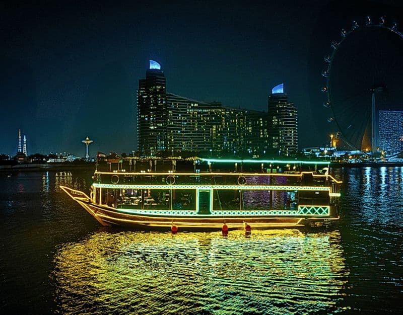 Billet Dubaï : croisière en boutre dans la crique, la marina et divertissements, option buffet et boissons