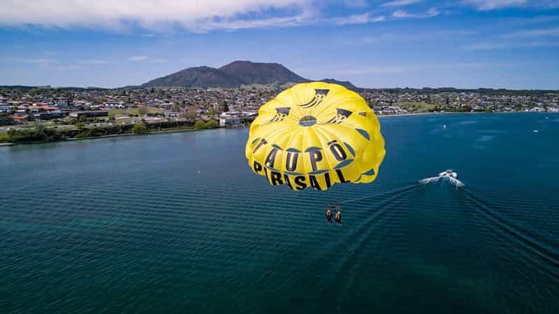 Billet Taupō : Expérience de parachute ascensionnel au-dessus du lac Taupō