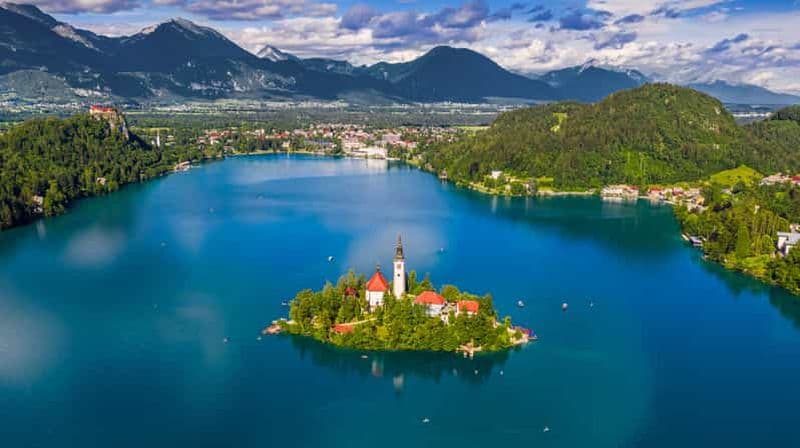 Billet Depuis Ljubljana : Grotte de Postojna, château de Predjama et lac de Bled