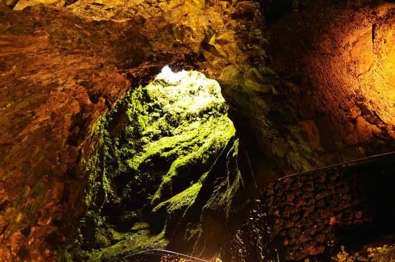 Billet Île de Terceira : visite des grottes et des cratères
