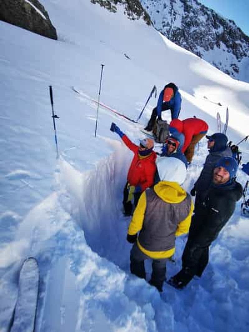 Billet Andorre : excursion d'une jounée complète de ski ou de snowboard freeride