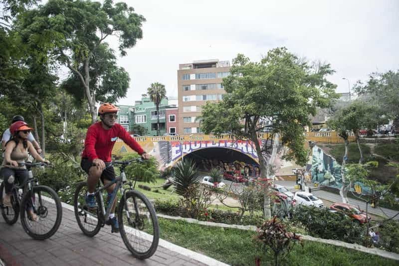Billet Balade à vélo sur la côte de Lima : Miraflores, Barranco et la péninsule