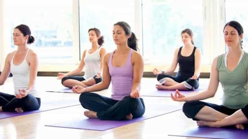 Billet Agra : Visite privée de yoga avec visite du Tajmahal et du fort d'Agra