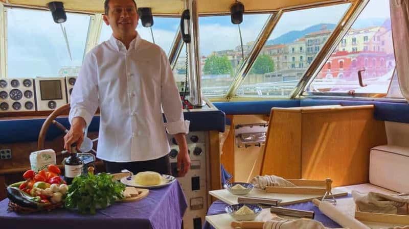 Billet Castellammare di Stabia : cours de cuisine sur un bateau et tour de la côte