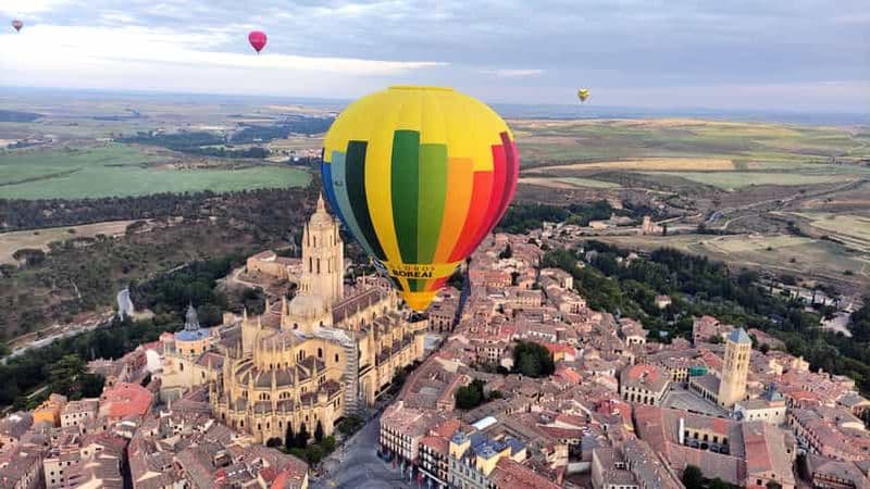 Billet Depuis Madrid : Vol en montgolfière à Ségovie avec prise en charge