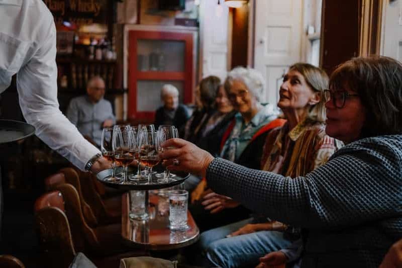 Billet Édimbourg : Dégustation de whisky et récits dans un pub historique