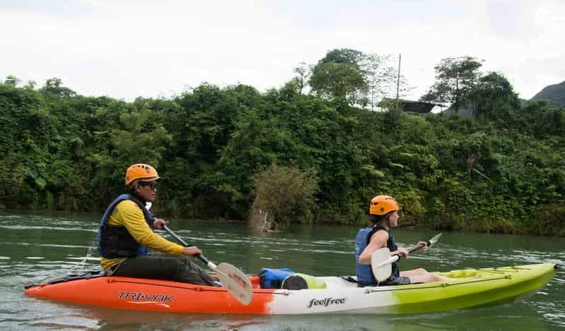 Billet Vang Vieng : Kayak et descente de grottes en tube avec tyrolienne/lagon bleu