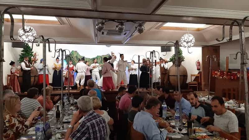 Billet Madère : Dîner-spectacle traditionnel madérien