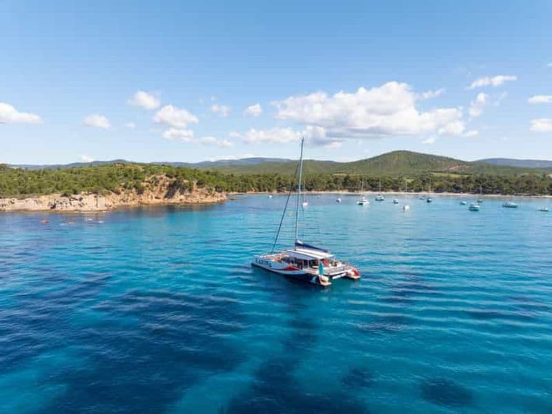 Billet Hyères : La Matinée Découverte - Visite guidée du Littoral en Catamaran