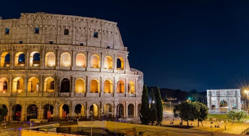 Billet Rome : visite de nuit du Colisée avec accès à l'arène