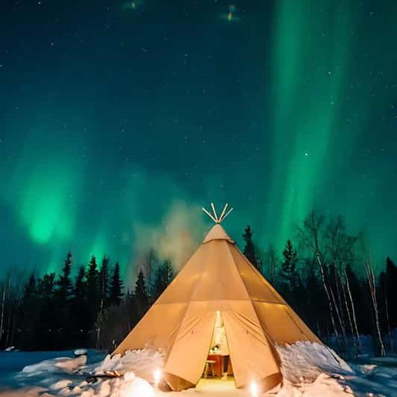 Billet Kiruna : chasse aux aurores boréales et dîner barbecue sami