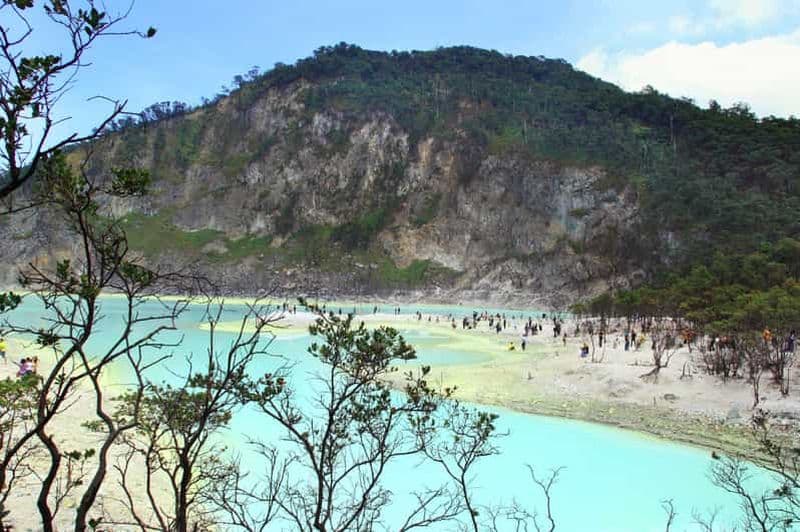 Billet Jakarta : Visite du volcan, du pont suspendu et des sources d'eau chaude