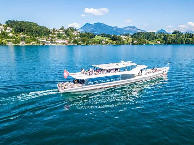 Billet Lucerne : croisière d'une heure à bord du yacht panoramique Saphir H₂