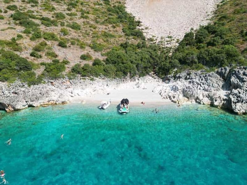 Billet Croisière festive de Himara à la grotte des pirates