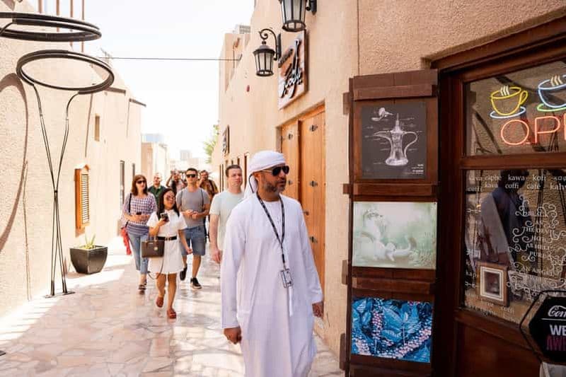Billet Visite guidée du vieux Dubaï avec photographe : Souks et cuisine de rue