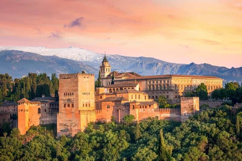 Billet De Malaga: visite guidée de l'Alhambra avec billets d'entrée