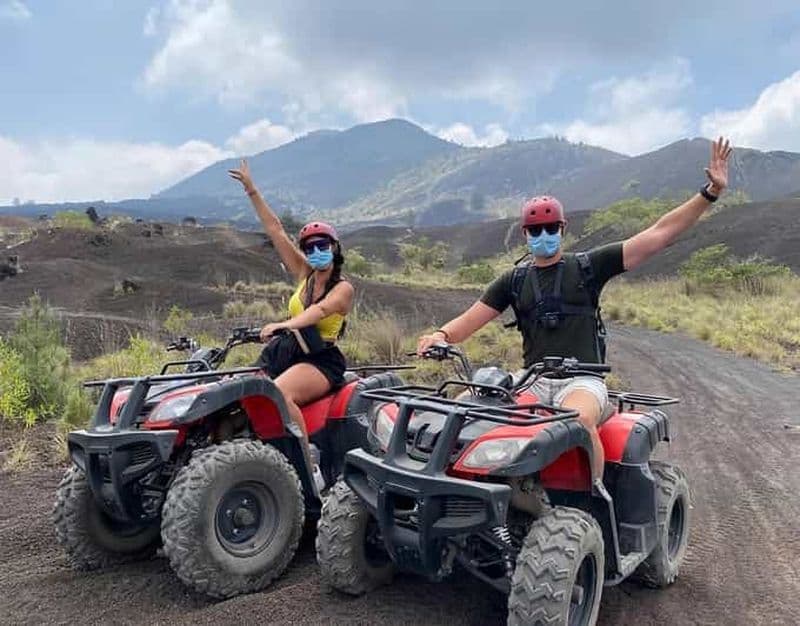 Billet Bali : Mont Batur en quad au lever du soleil, lave noire et sources chaudes