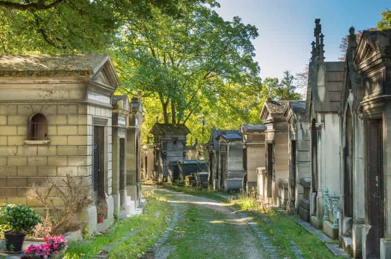 Billet Paris : visite guidée hantée du Père-Lachaise en français