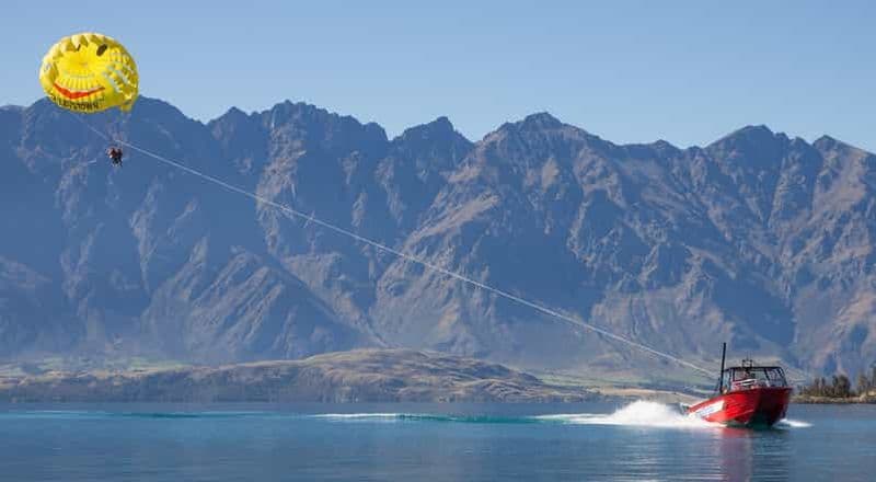 Billet Queenstown : aventure en parachute ascensionnel sur le lac Wakatipu