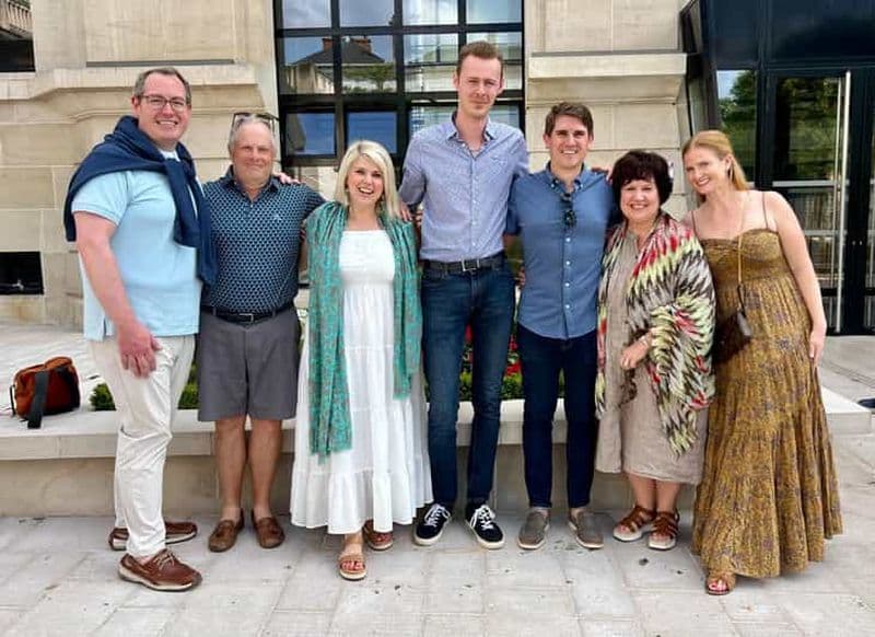 Billet Au départ de Reims : excursion d'une journée dans la Champagne avec visite de deux domaines locaux et déjeuner