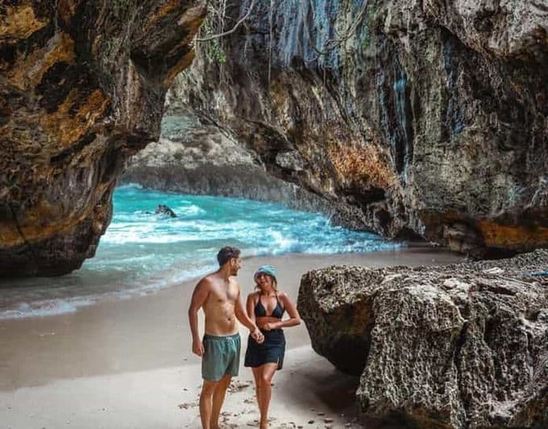 Billet ULUWATU : gwk, falaise de tanah barak, plage de suluban