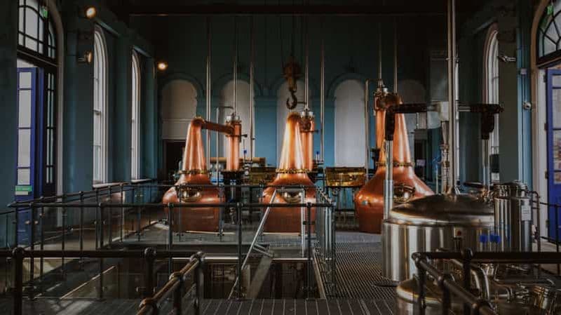 Billet Visite de la Chaussée des Géants et de la distillerie de whisky Titanic à Belfast