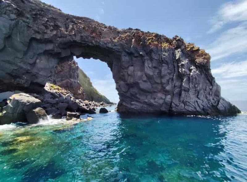 Billet Da Lipari : Tour à Barca Salina et Lipari (7h) PICCOLO GRUPPO