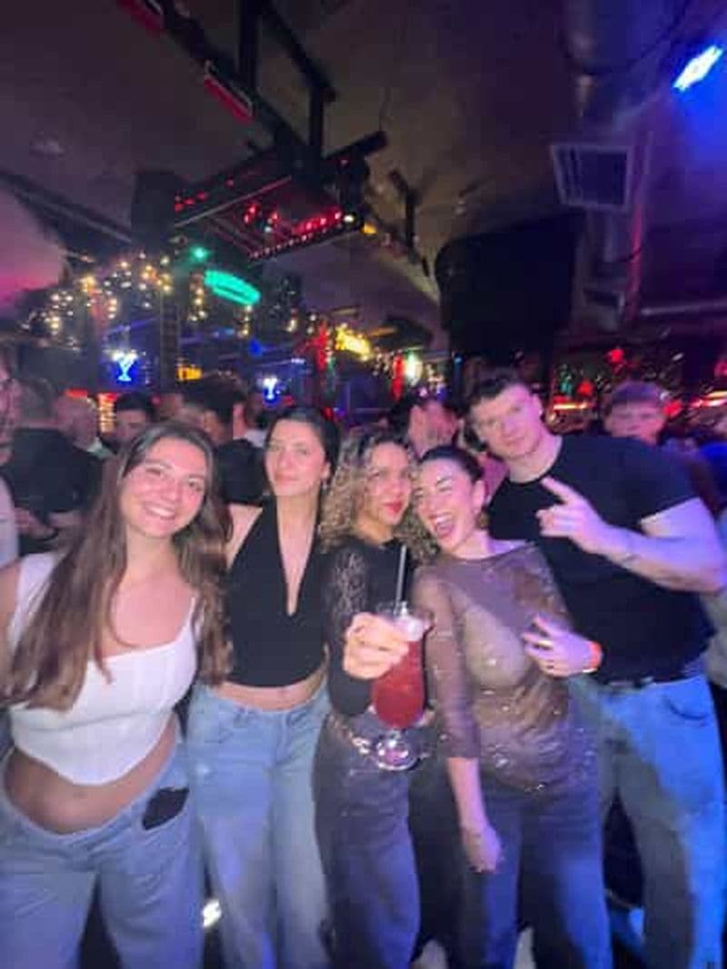 Billet Prague : tournée des bars avec entrée VIP, karaoké et shots