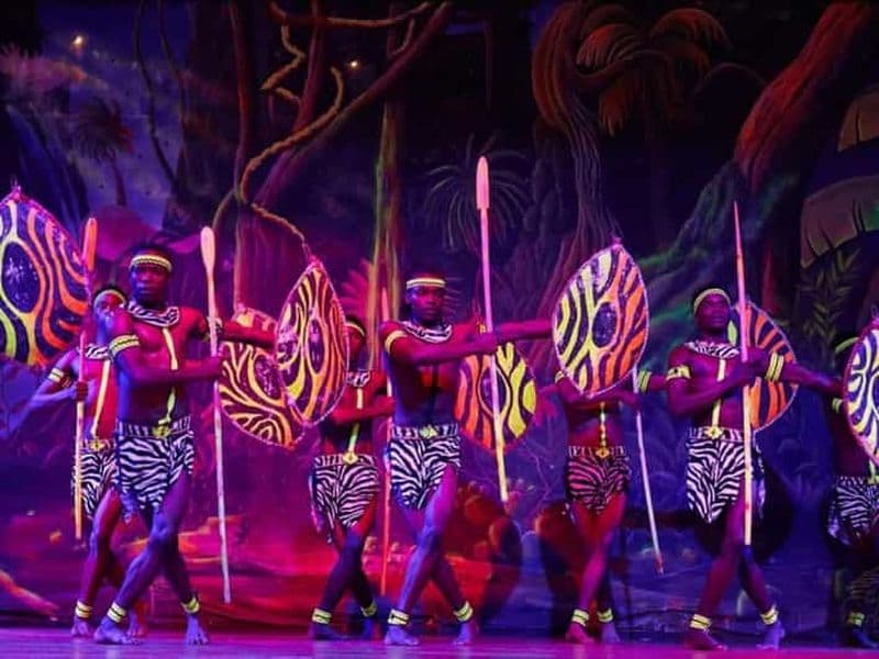 Billet Nairobi : Dîner et spectacle de danse Catwalk avec prise en charge à l'hôtel.