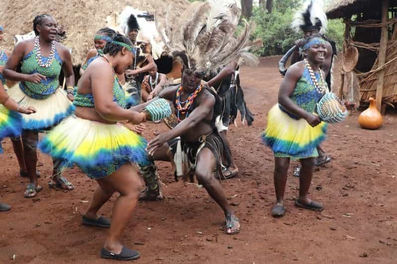 Billet Tournée de danse culturelle et spectacle dans les Bomas du Kenya.