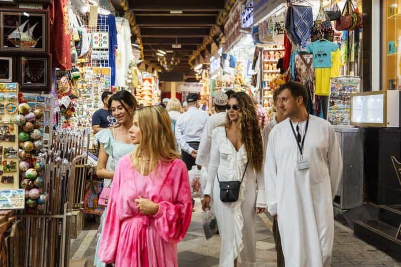 Billet Mascate : Visite guidée à pied de la Corniche, du Souq et du Fort de Mutrah