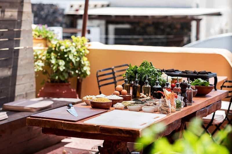 Billet Cours de cuisine à Santorin avec dégustation de vin et déjeuner