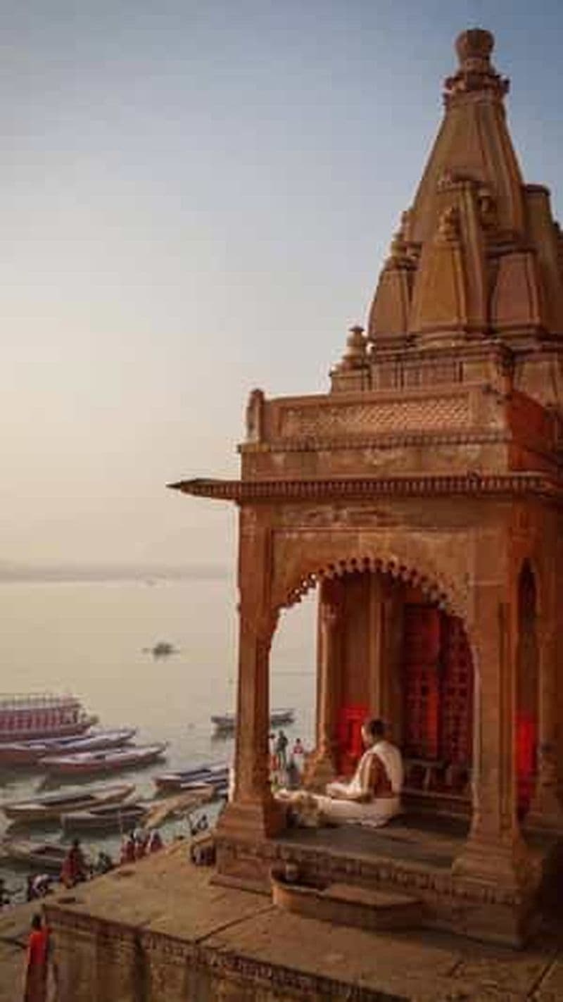 Billet Varanasi : visite à pied des anciens ghats avec un guide de la région