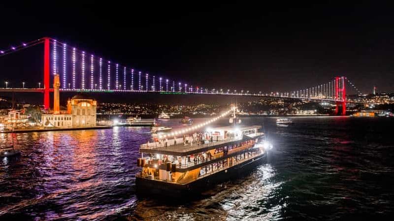 Billet Istanbul : Dîner-croisière sur le Bosphore avec spectacle nocturne turc