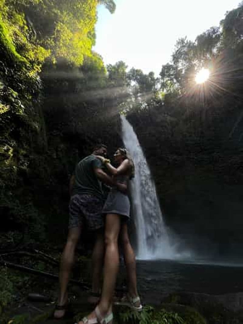 Billet Visite des chutes d'eau, du VTT et de la plantation de café.