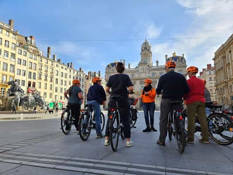 Billet Lyon : visite guidée de 3 heures en vélo électrique