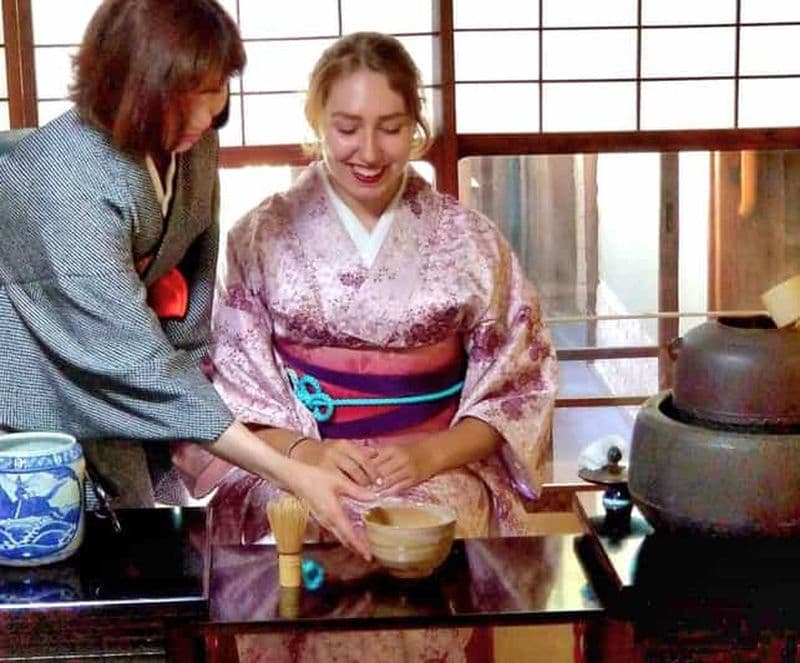 Billet Kyoto : Cérémonie du thé à la table dans un Kyo-Machiya