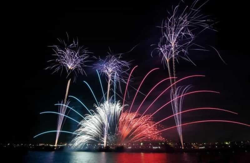 Billet Festival des feux d'artifice de Katsushika : visite en bus à toit ouvert et en bateau de plaisance