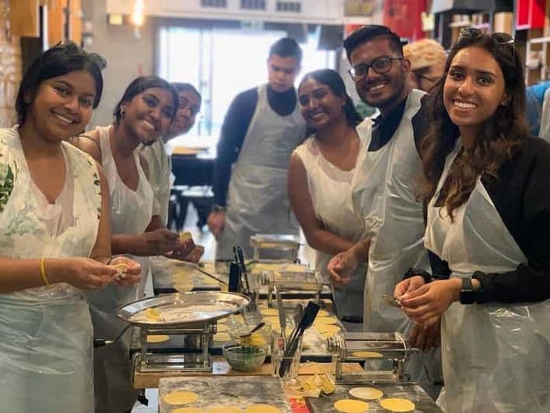 Billet Rome : Cours de cuisine du maître cuisinier romain avec vin
