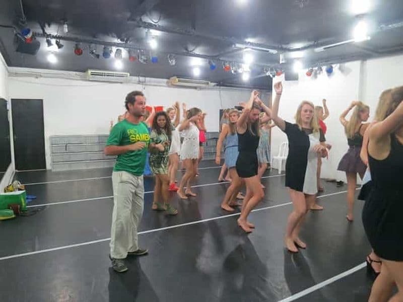 Billet Rio de Janeiro : Cours de samba et visite nocturne de la samba