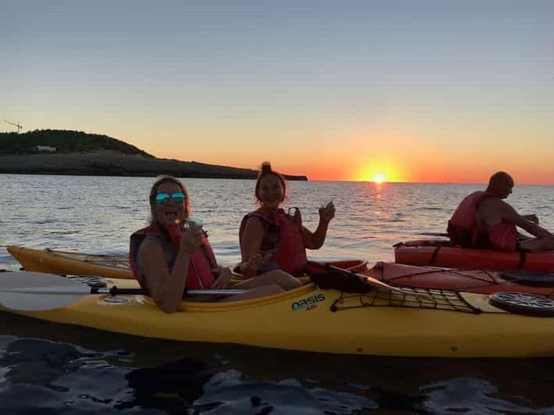 Billet Ibiza : Kayak de mer au coucher du soleil et visite des grottes marines