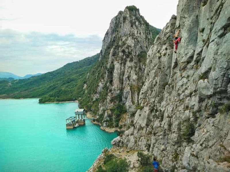Billet Escalade à Tirana, aventure en montagne