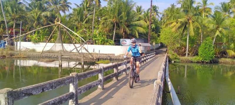 Billet Visite d'une demi-journée à vélo de la plage de Fort Kochi et de l'arrière-pays (en anglais)