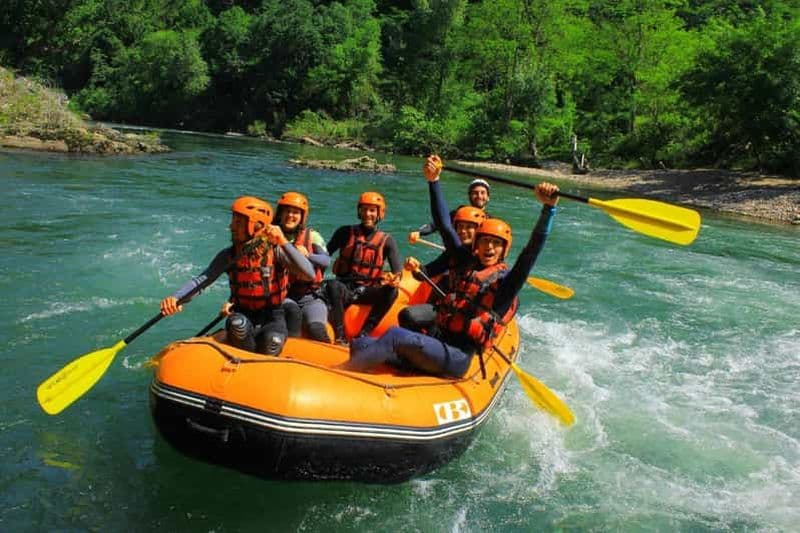 Billet Itxassou : aventure de rafting sur la Nive avec guide