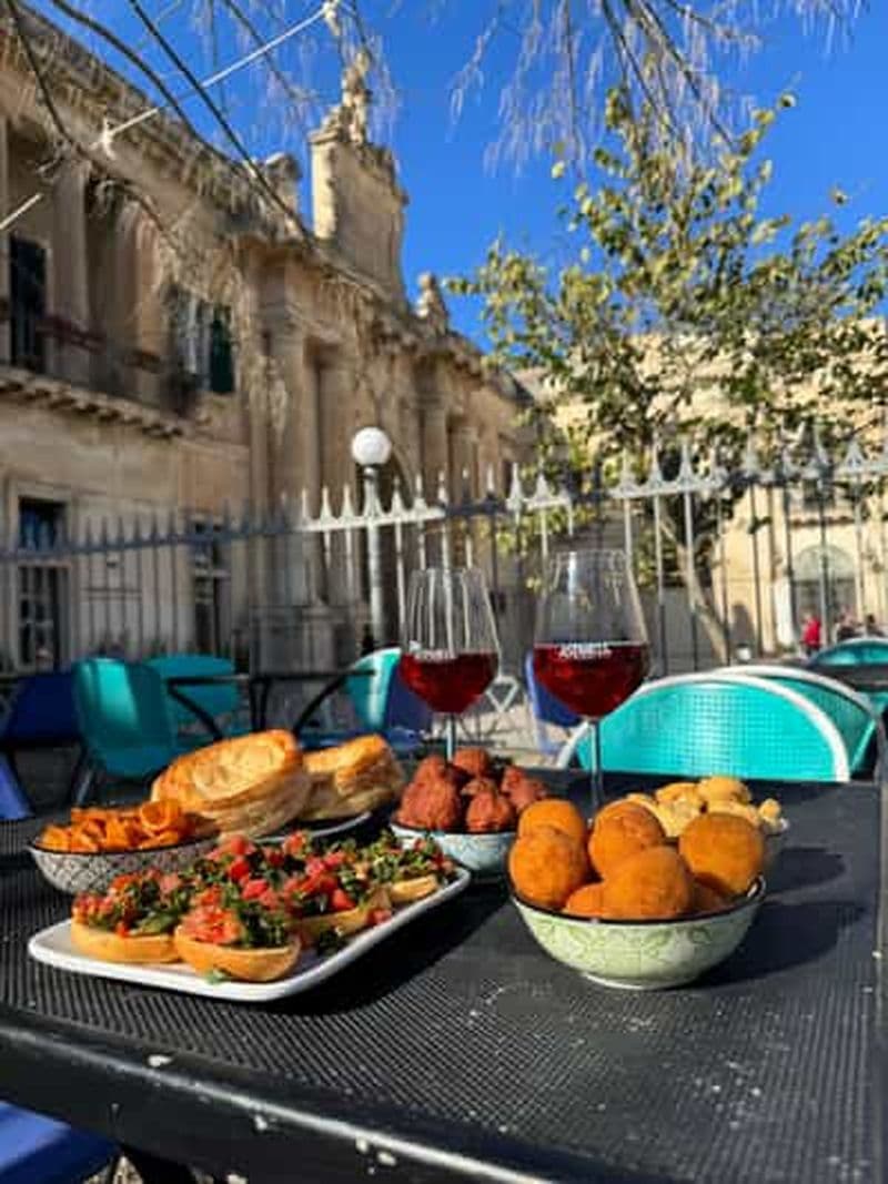 Billet Lecce : Visite guidée à pied de la cuisine de rue avec repas et vin