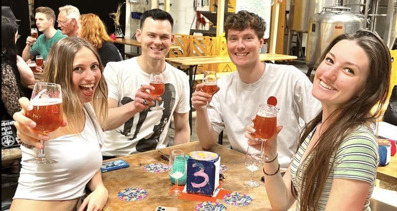 Billet Amsterdam : visite guidée en bus des brasseries artisanales avec dégustations