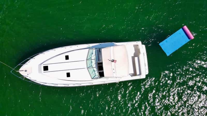 Billet Miami : Location d'un yacht privé avec champagne et plongée en apnée